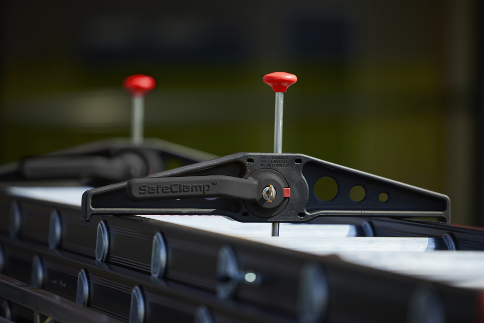 SafeClamp ladder clamp