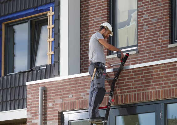 tips-om-veilig-te-werken-op-een-vouwladder-altrex