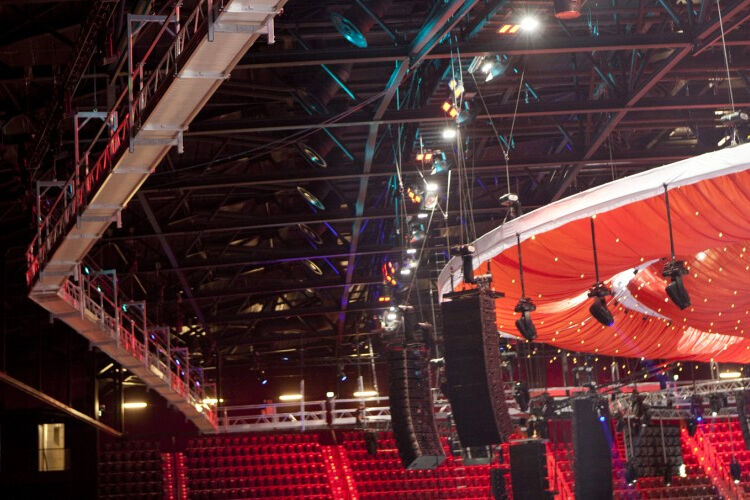 Hangbrug symphonica Altrex VVAL