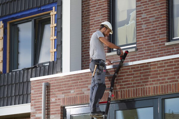 tips-om-veilig-te-werken-op-een-vouwladder-altrex