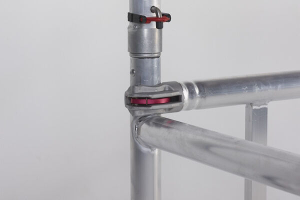 Geknepen klauw-schoorbuis verbinding